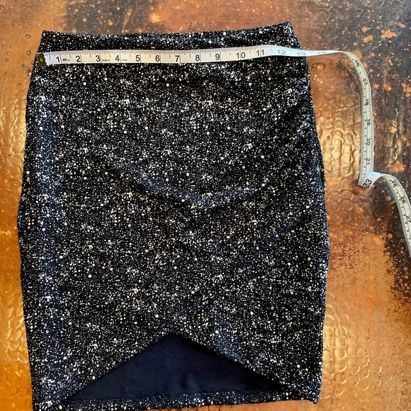 Windsor Black and Gold Skirt Size Small Glitter Bling Ruched Side Super Soft - Picture 10 of 10